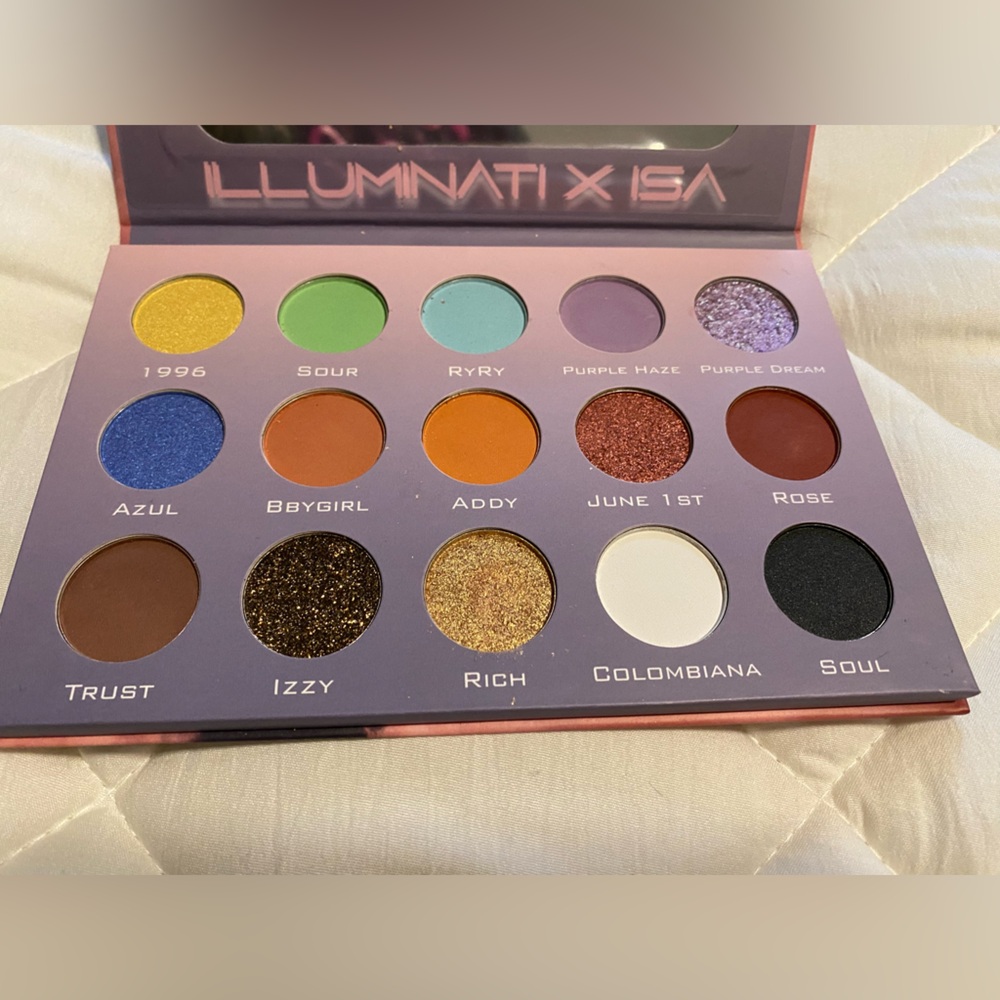ILLUMINATI X ISA GLAM PALETTE